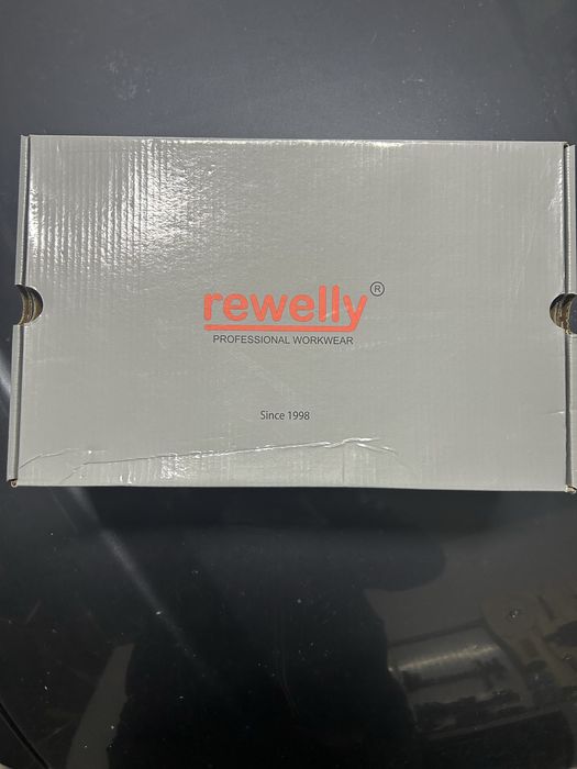 Чисто нови работни обувки !!!