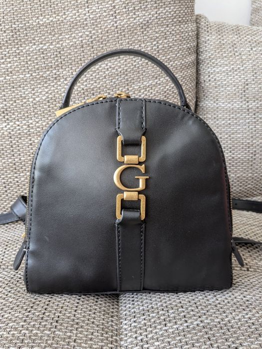 Черна раница Guess