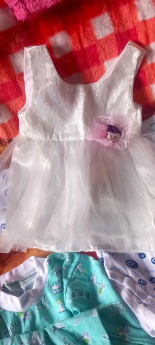 продавам неисползвани децки дрешки