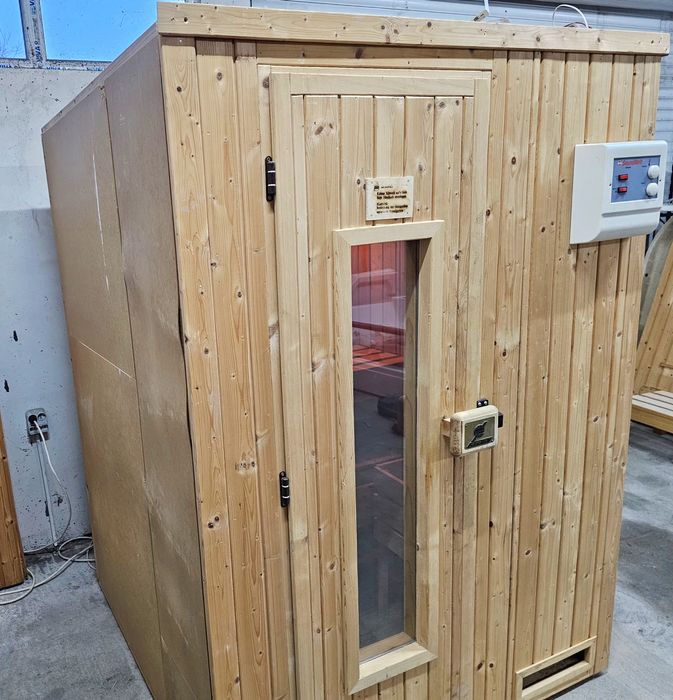 Компактна Финландска  Сауна 1.43 х 1.43м