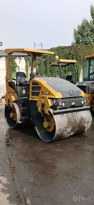 Дорожный вибрационный каток XCMG XD140