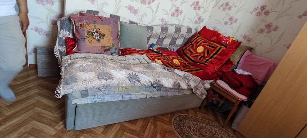 Диван б/у продас