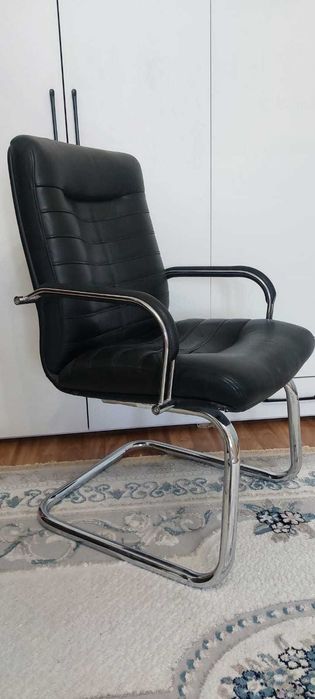 Офисное кресло, офисный стул