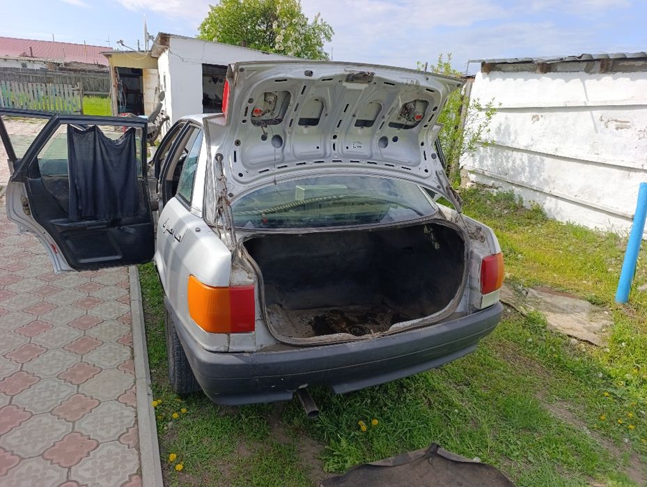 Продам  Ауди 80 б3