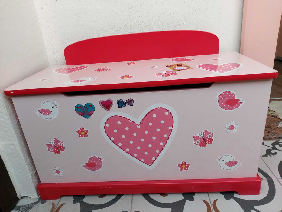 Детски скрин, пейка