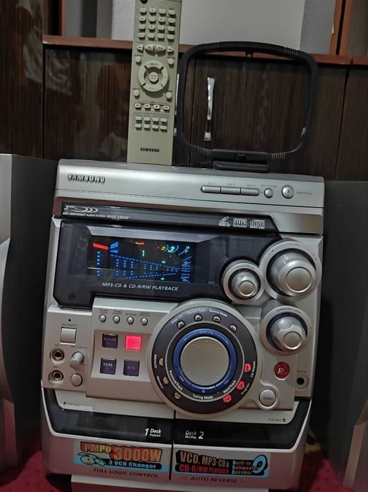 Muzikalni sentir Samsung 3000w sotiladi