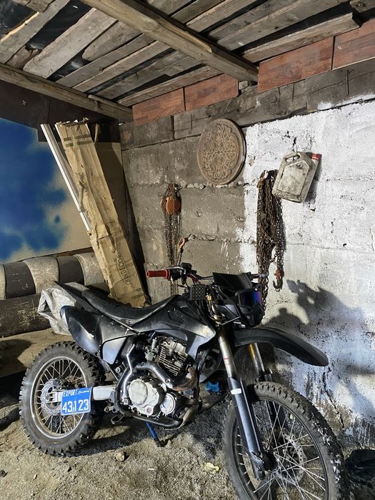 Продаю эндуро 250кубов