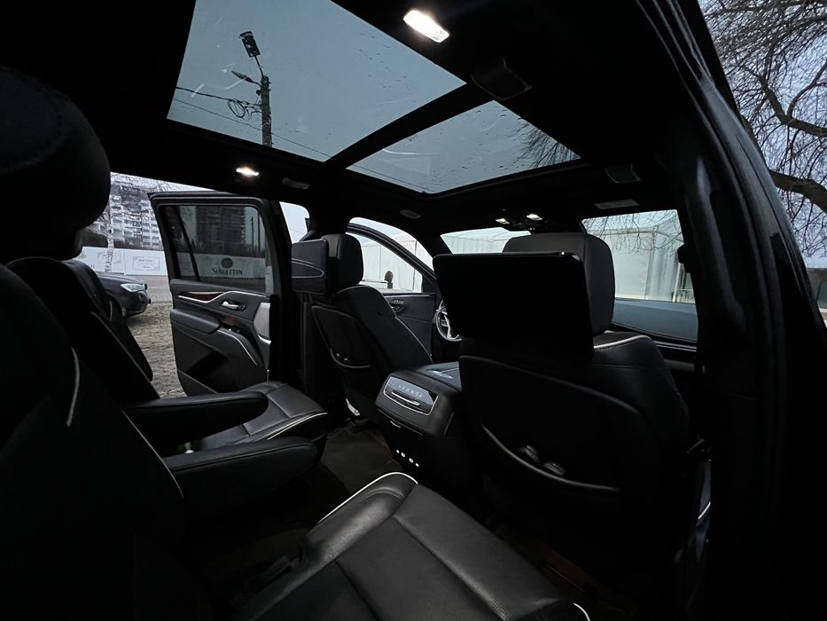 Vand CADILLAC ESCALADE AN 2021 cu prealuare de leasing