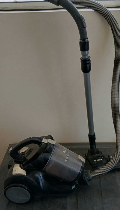 Прахосмукачка AEG