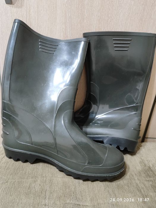 Продам сапоги резиновые