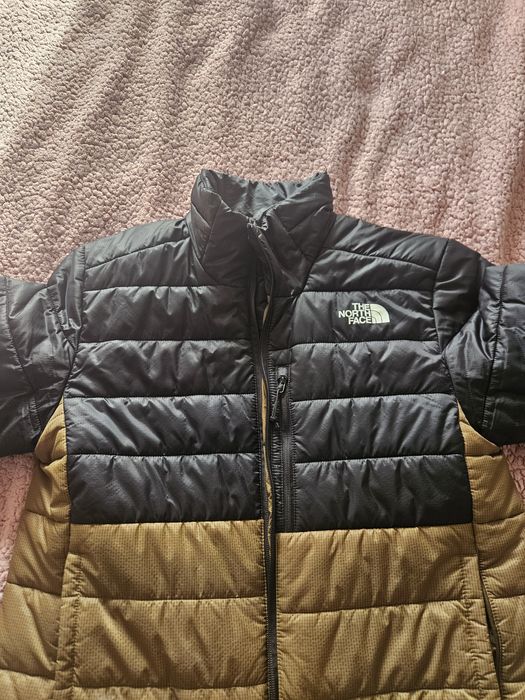 Vand geaca barbati The North Face ca noua.