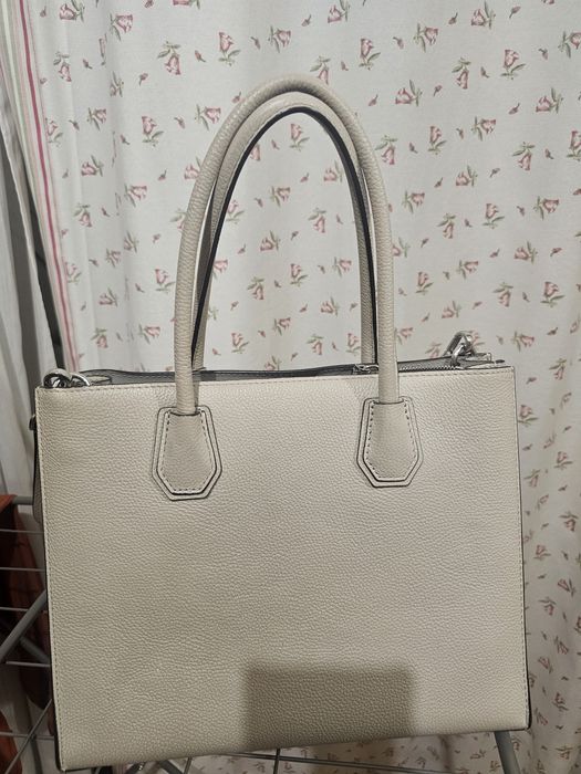 Сумка кожанная бренда Michael  Kors