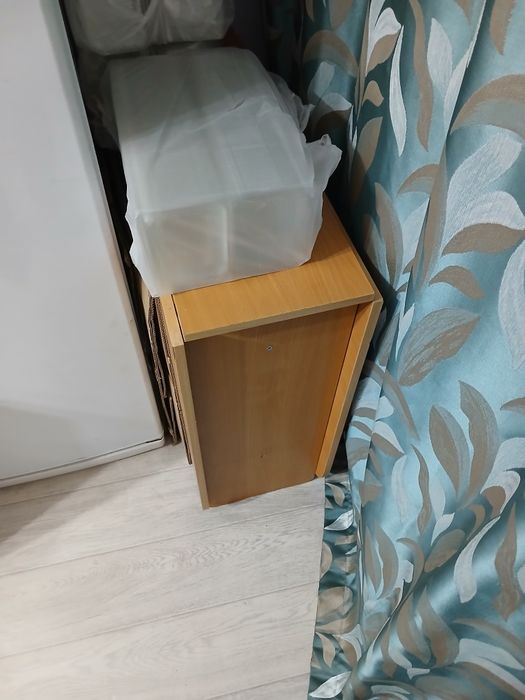 Стол книжки продам