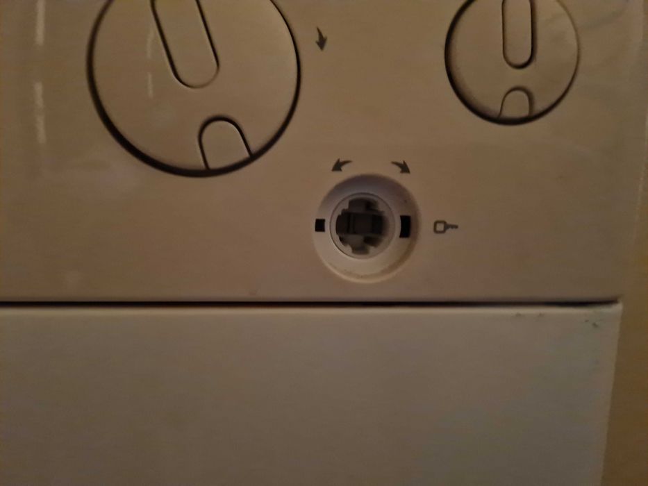 Пералня Raymont работеща, загубен бутон.