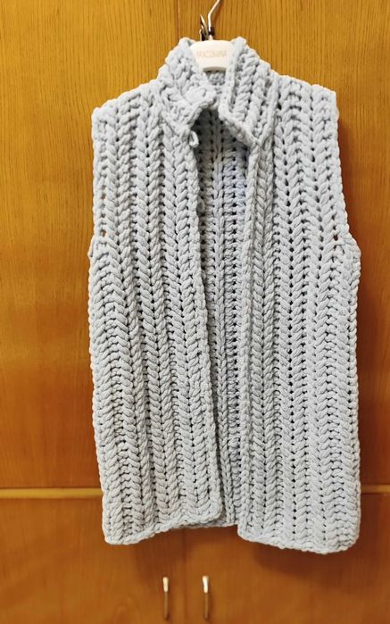 Жилетка плетена с пръсти