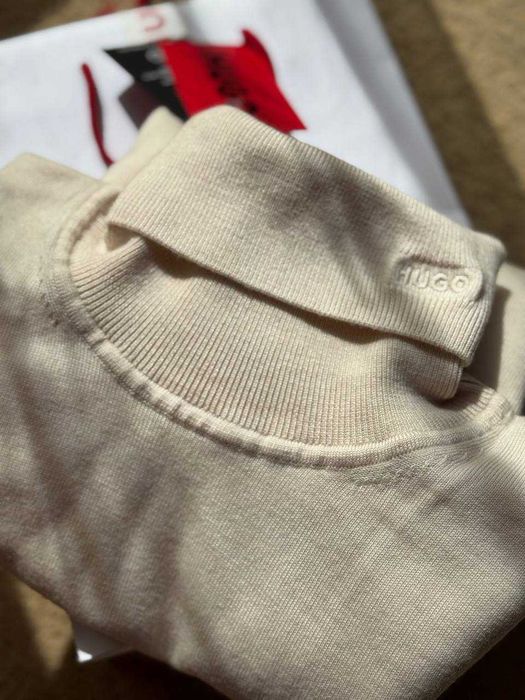 Продавам HUGO блуза от плетиво размер L, нова