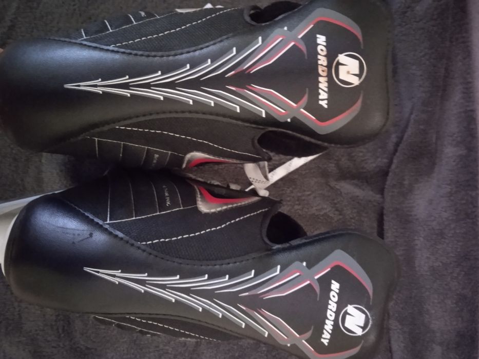 Продам коньки хоккейные