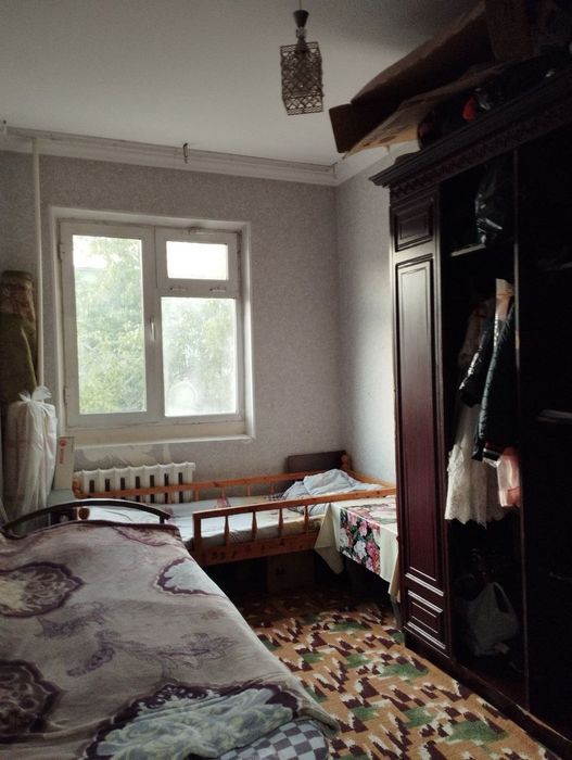 Продаётся 4 комнатная квартира переделанная на 5 комнатную