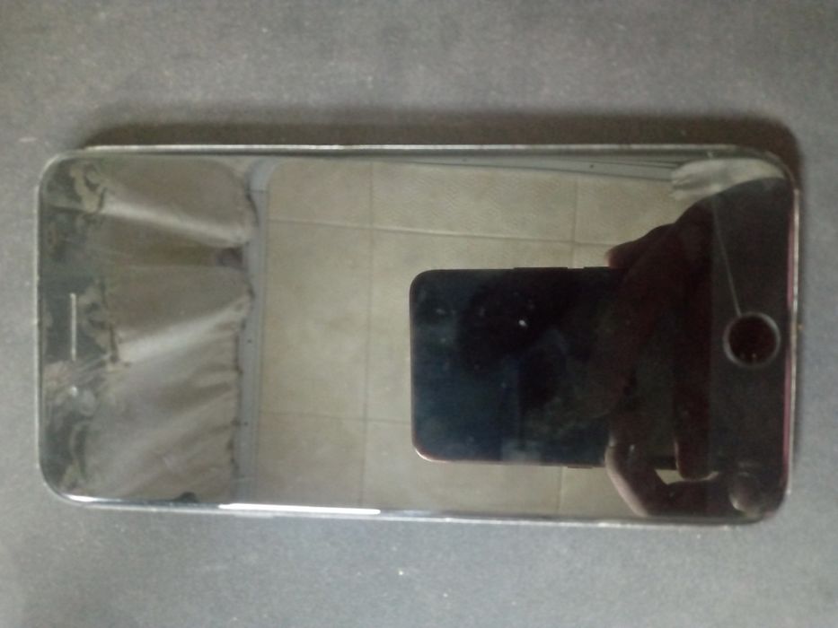 Продам iPhone 7 plus