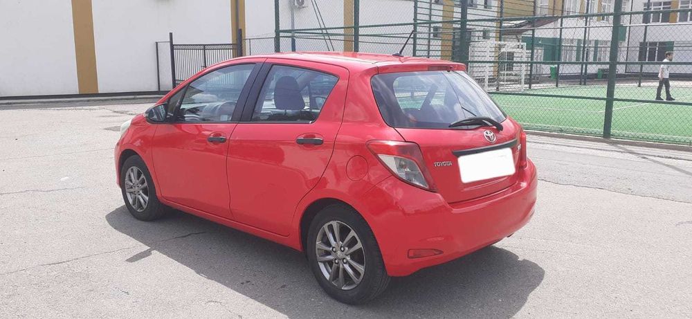 TOYOTA Yaris 2012 — imagine 2