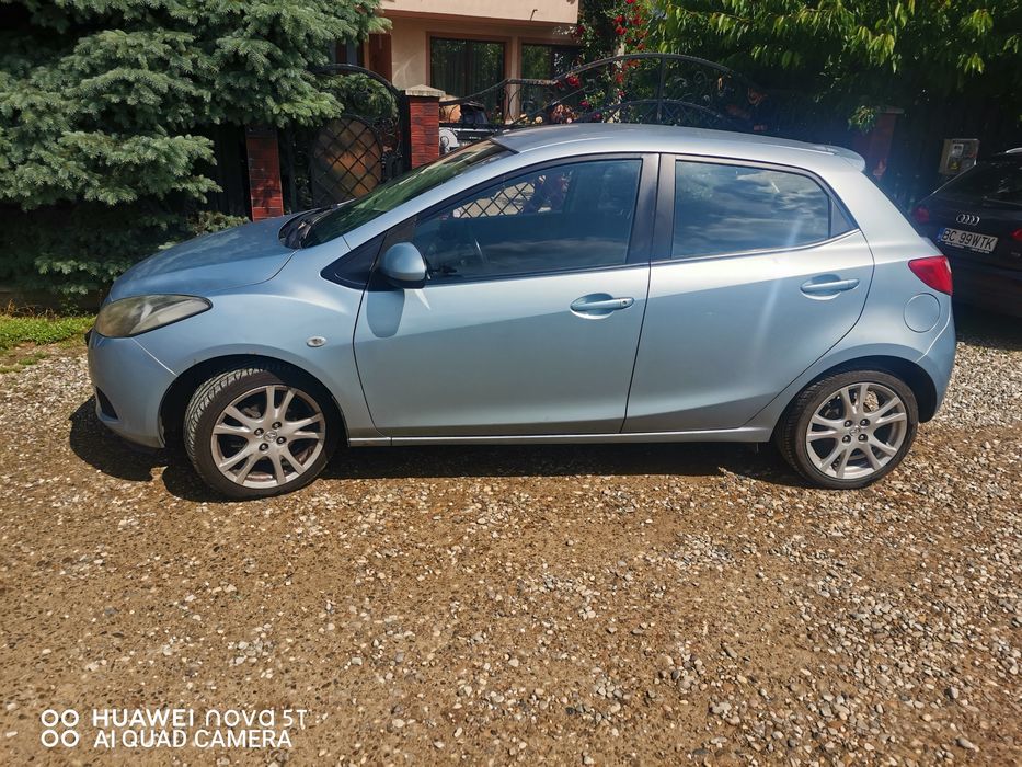 MAZDA 2