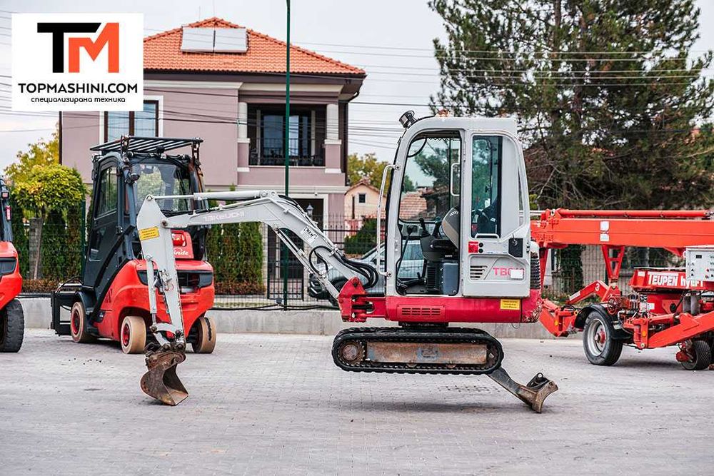 Мини багер Takeuchi TB016