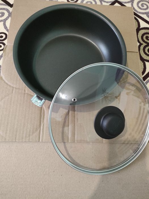 Одежда. Куртка. Кроссовки