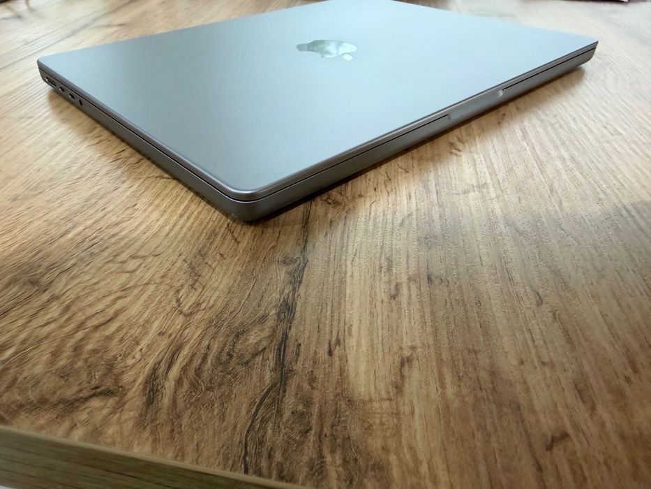 MacBook Pro 14" M3 8-CPU, 10-GPU, 16GB RAM, 1TB SSD