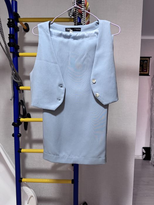 Брючный костюм с жилеткой