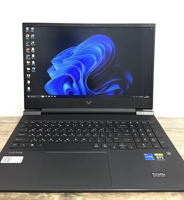 HP Victus 16 ноутбук в идеальном состоянии для игр, работы, дизайна