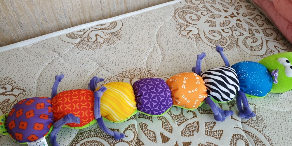 погремушка гусеница ростомер ,коровка