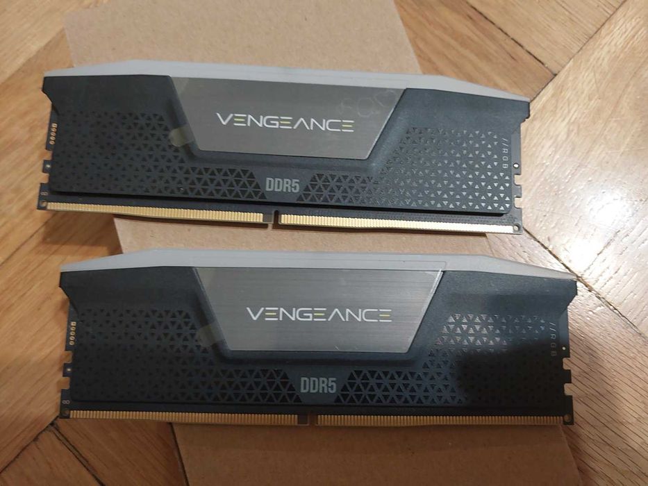 32GB 6000MT/s CL40 - Corsair Vengance RGB (XMP)