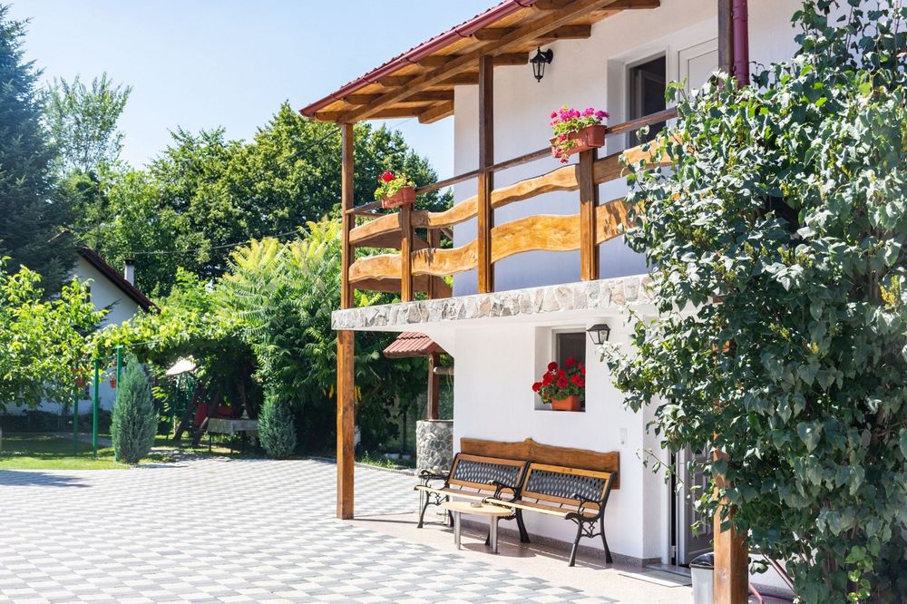 Cabana Tuia- Valea Avrigului