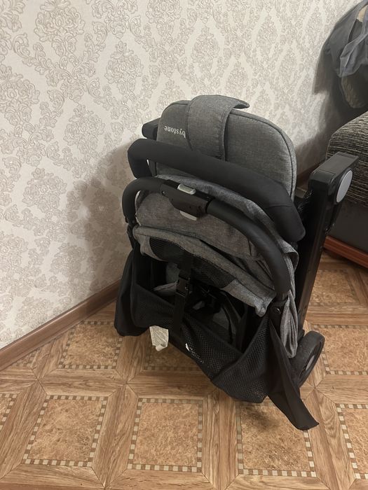 Прогулочная коляска складная