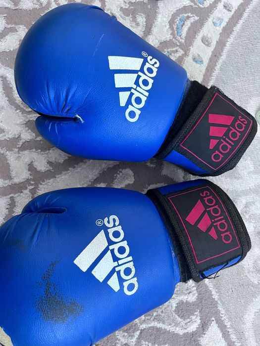 Боксёрки перчатки