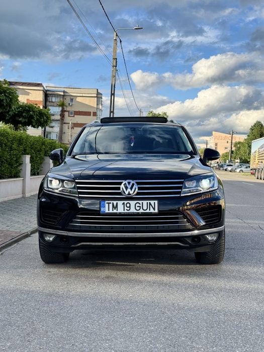 Volkswagen Touareg 3.0 TDI 4Motion Carat Panorama Distronic Full