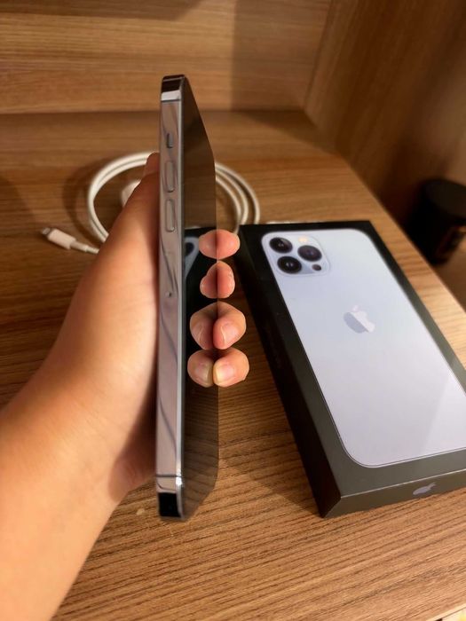 Продава се iPhone 13 pro Max като чисто нов никакви забележки по телефона никакви драскотини много запазен телефон
