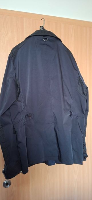 Geaca neagra marca Zara, aproape noua.