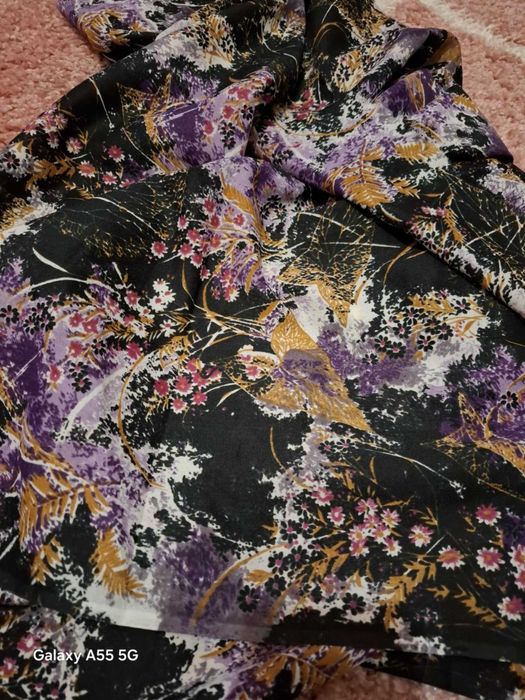 Различни качествени  Платове