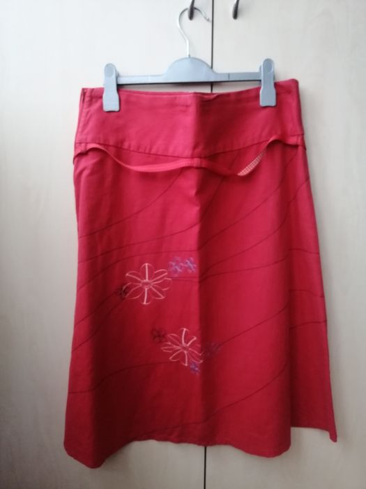 Rochie 44, cadou o fusta