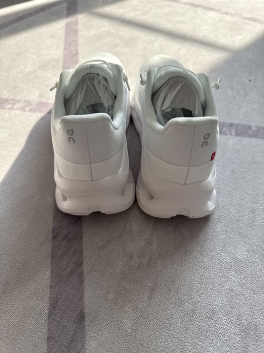 кроссовки женские