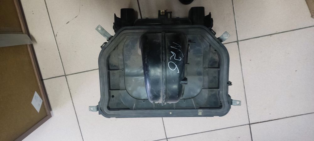 Корпус печки 124 мерседес