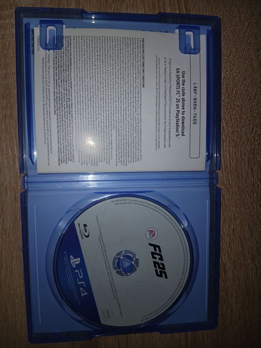 PS 4 в идеальном состоянии