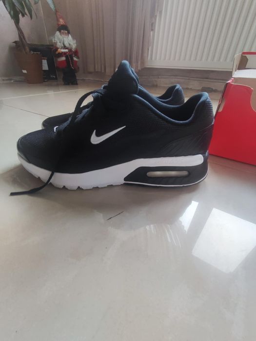 Дамски маратонки Nike