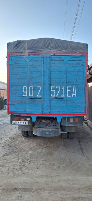 Zil 131 transporti sotiladi