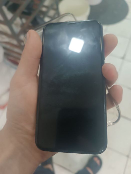 Iphone xs sotladi xoladi yaxwi