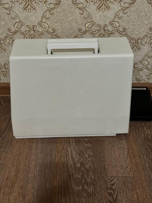 Продам швейную машинку