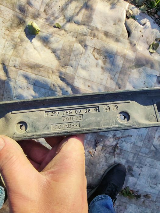 Бленда на багажник мерседес 210