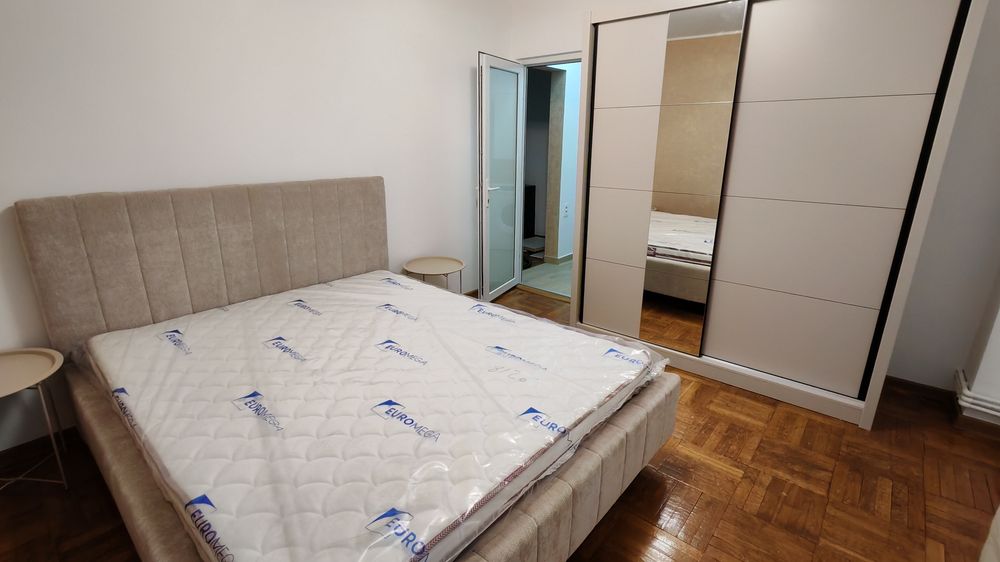 Apartament proaspăt renovat de inchiriat