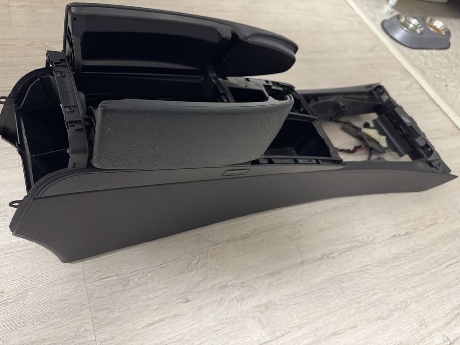 Подлакътник за Мерцедес W 204